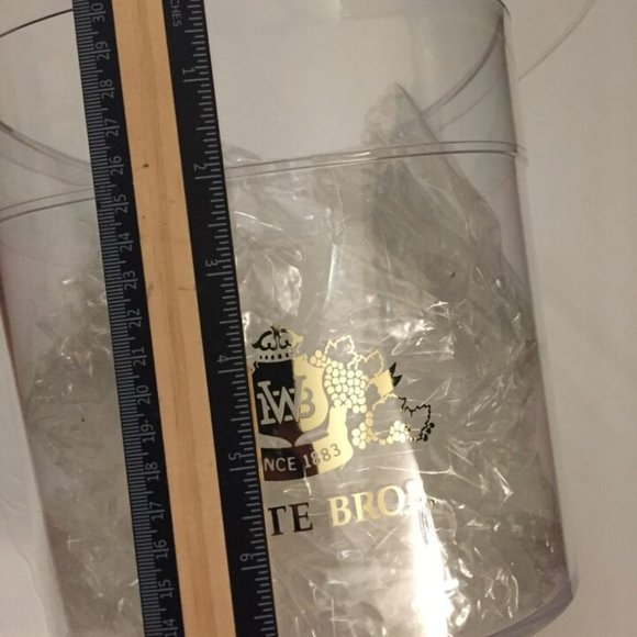 Wente Bros Plastic Top Hat Champagne Ice Holder with 2 Plastic Flutes - Picture 3 of 9